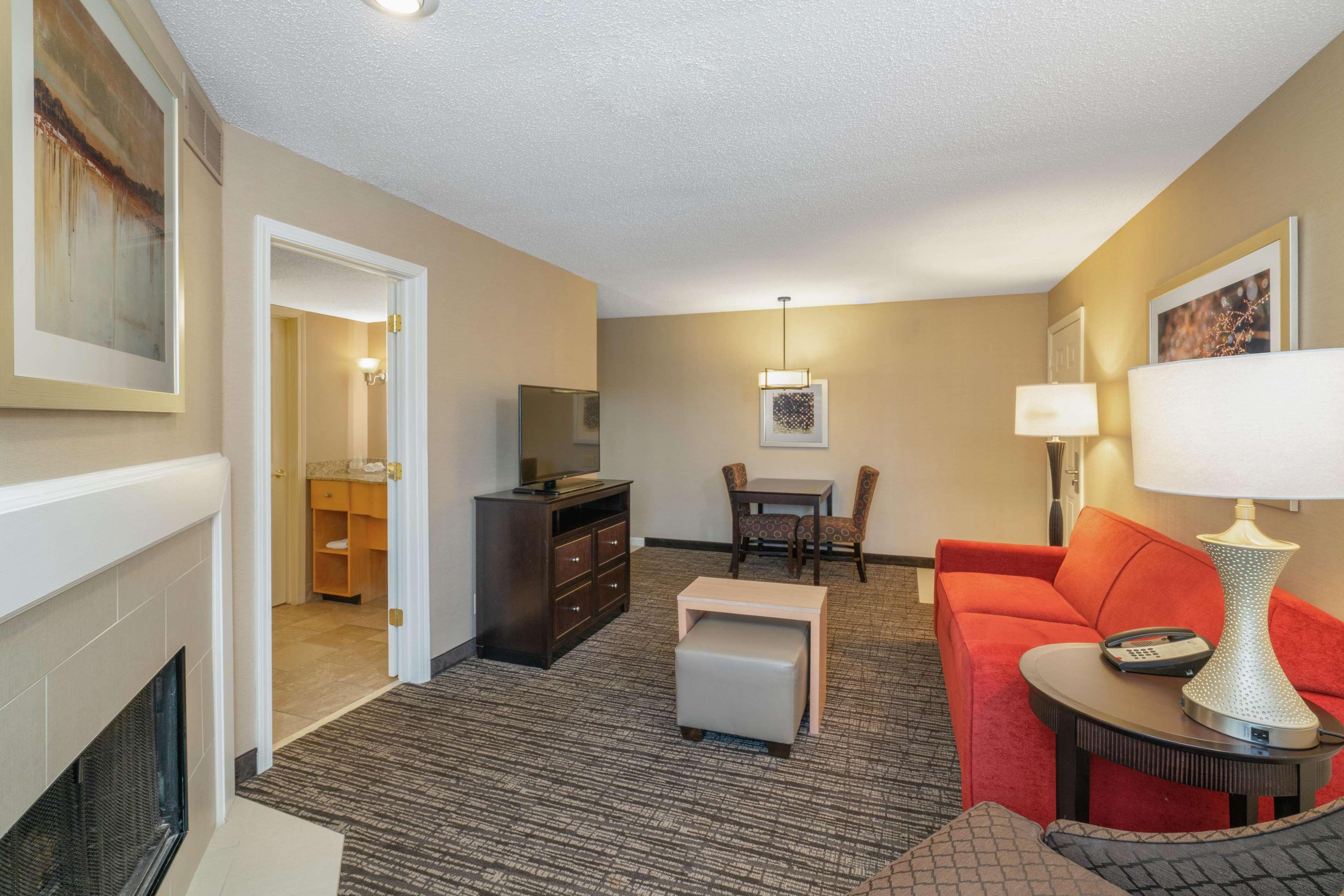 Homewood Suites Lafayette Bagian luar foto