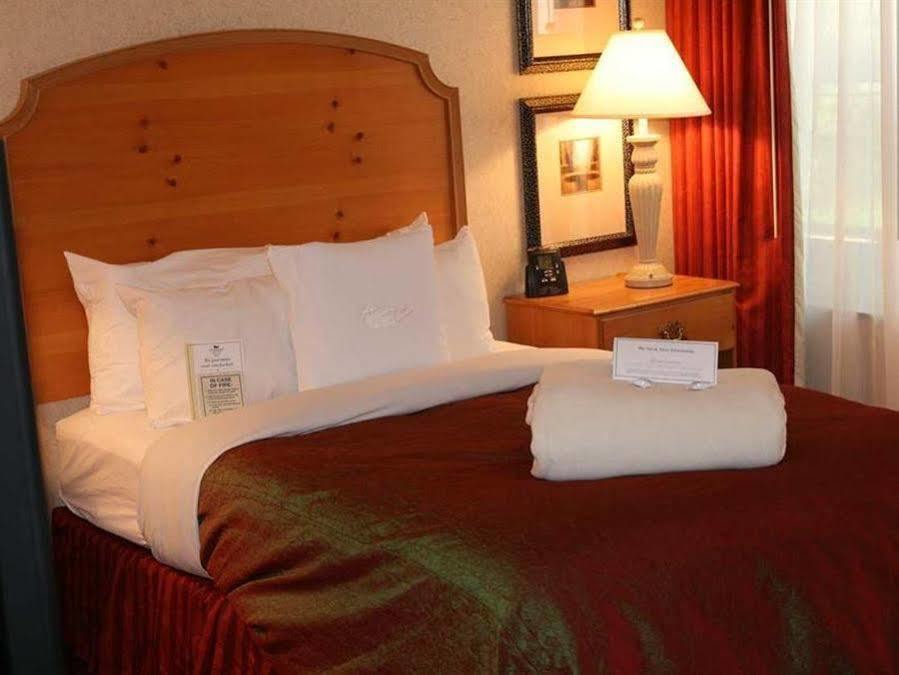 Homewood Suites Lafayette Bagian luar foto